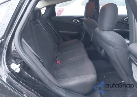 2016 Chrysler 200 Limited z USA, uszkodzony, nr VIN 1C3CCCAB6GN166739